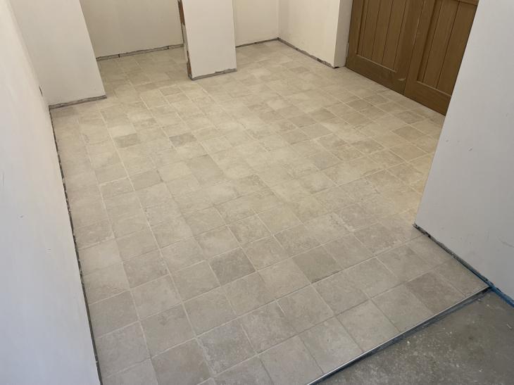 Natuursteen tegels inkomhal